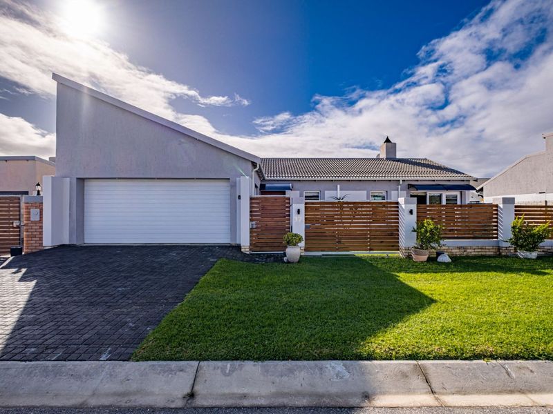 House For Sale in Pinelands - Photo 2