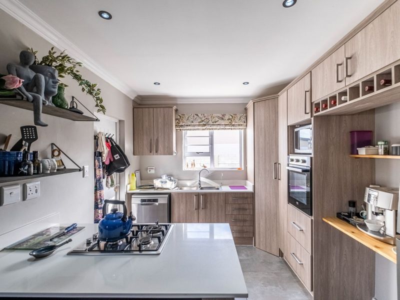 House For Sale in Pinelands - Photo 9