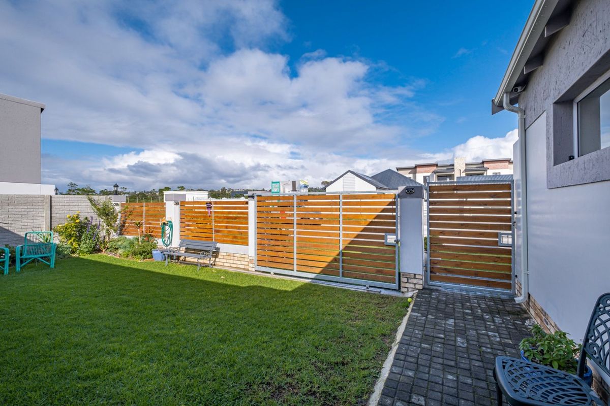 House For Sale in Pinelands - Photo 5