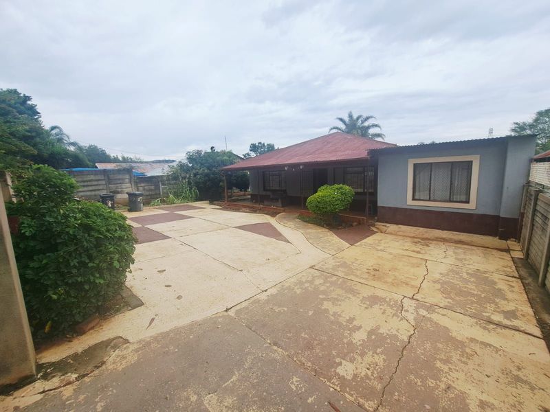 House For Sale in Danville - Photo 4