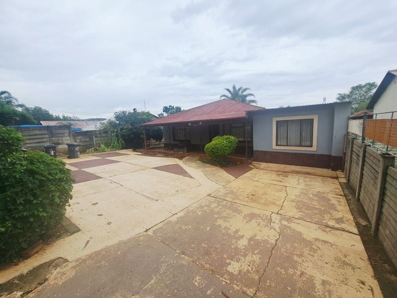 House For Sale in Danville - Photo 5