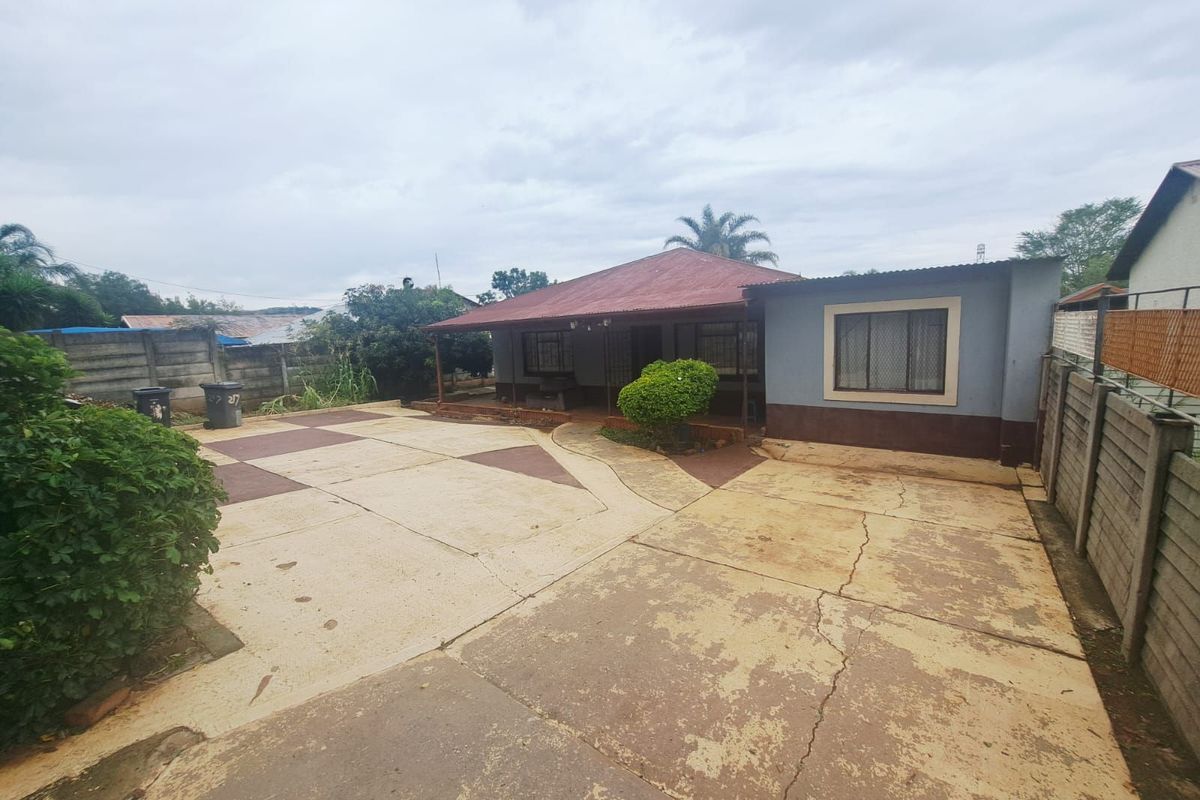 House For Sale in Danville - Photo 5