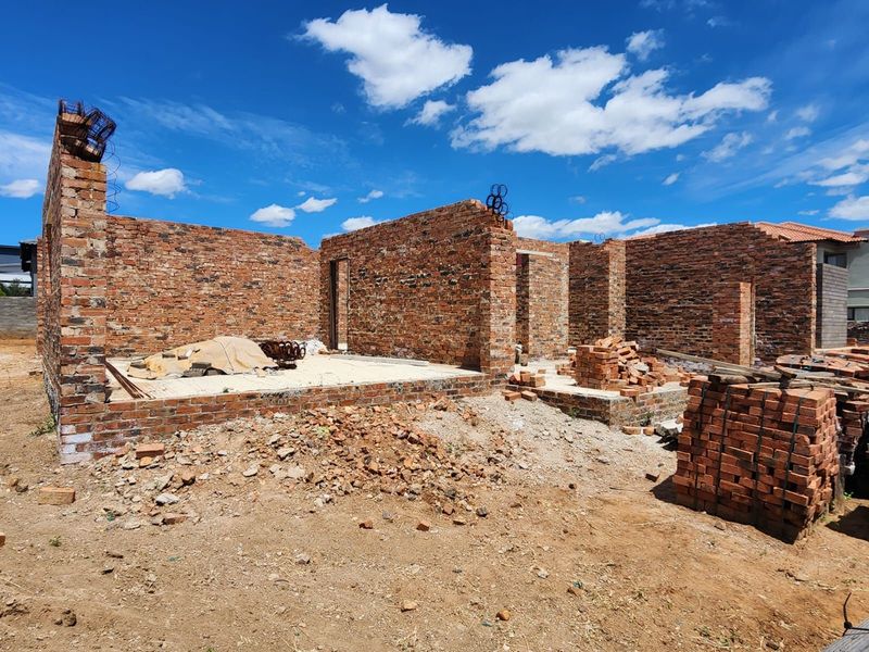 House For Sale in Woodhill Estate - Photo 5