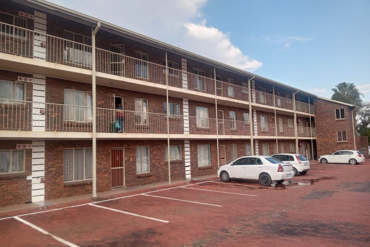 Apartment For Sale in Karenpark - Photo 2