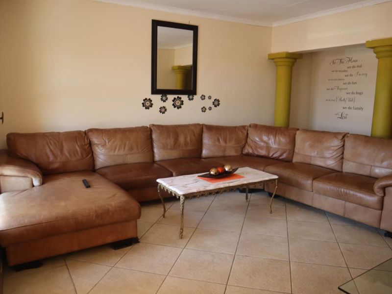 House For Sale in Bendor - Photo 2