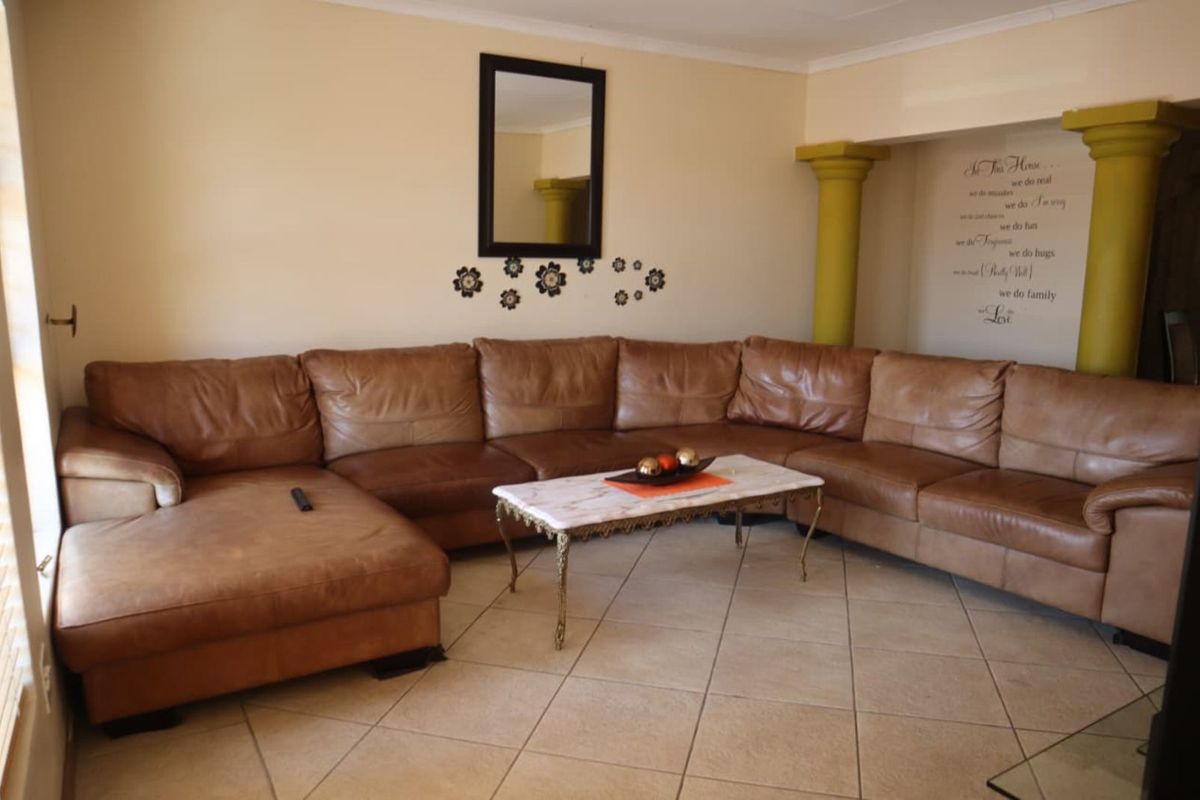 House For Sale in Bendor - Photo 2