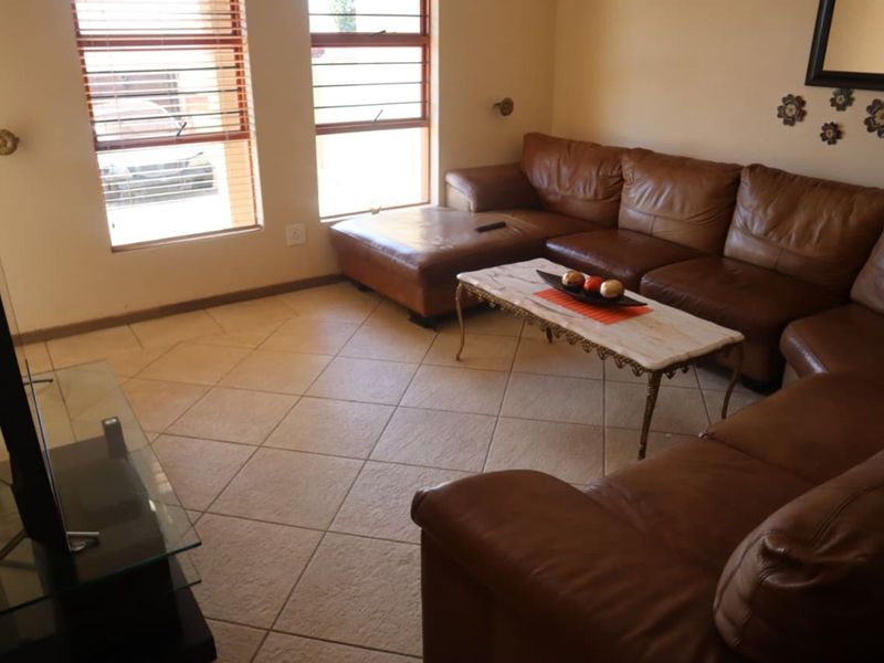 House For Sale in Bendor - Photo 3