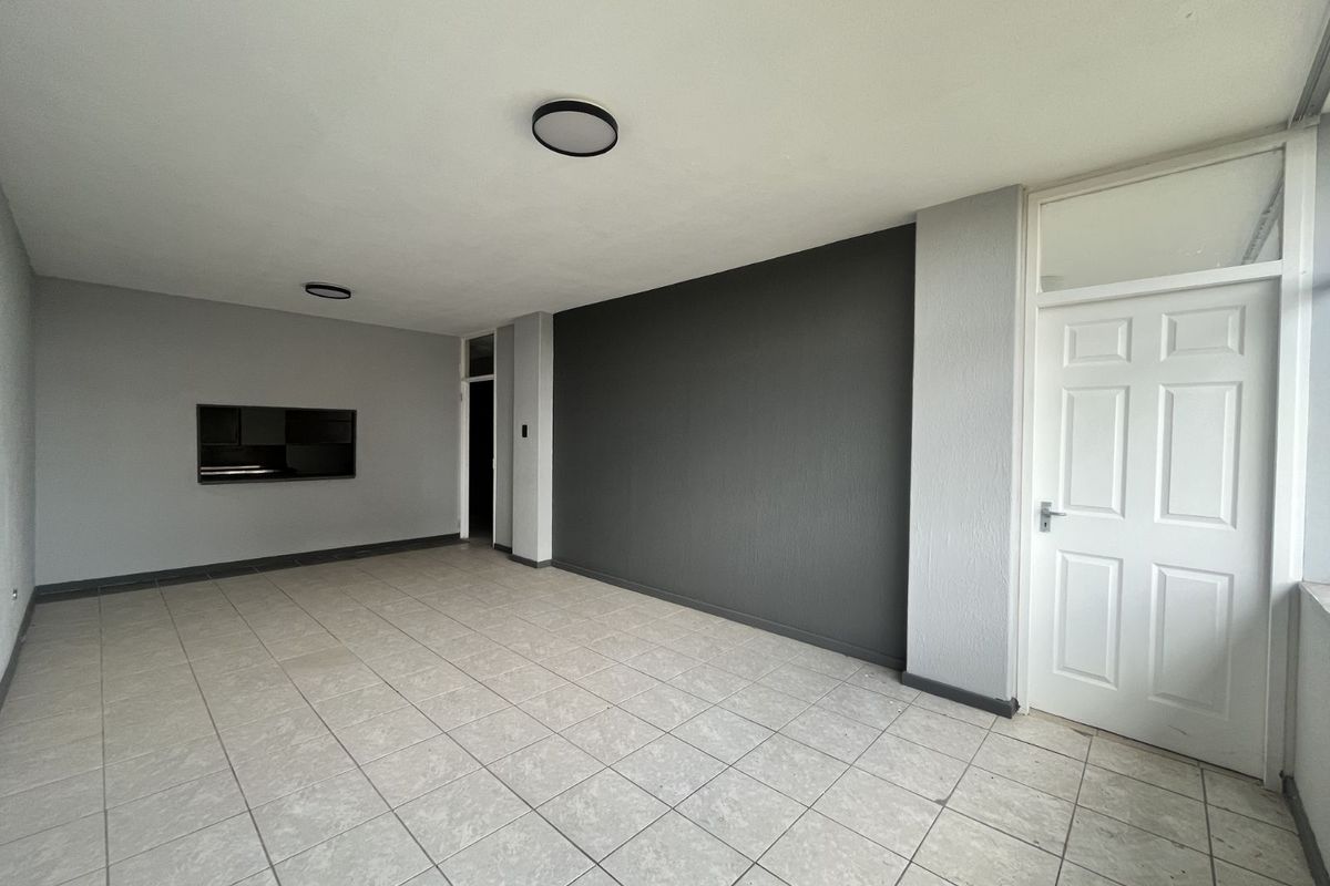 House For Sale in Sunnyside - Photo 2
