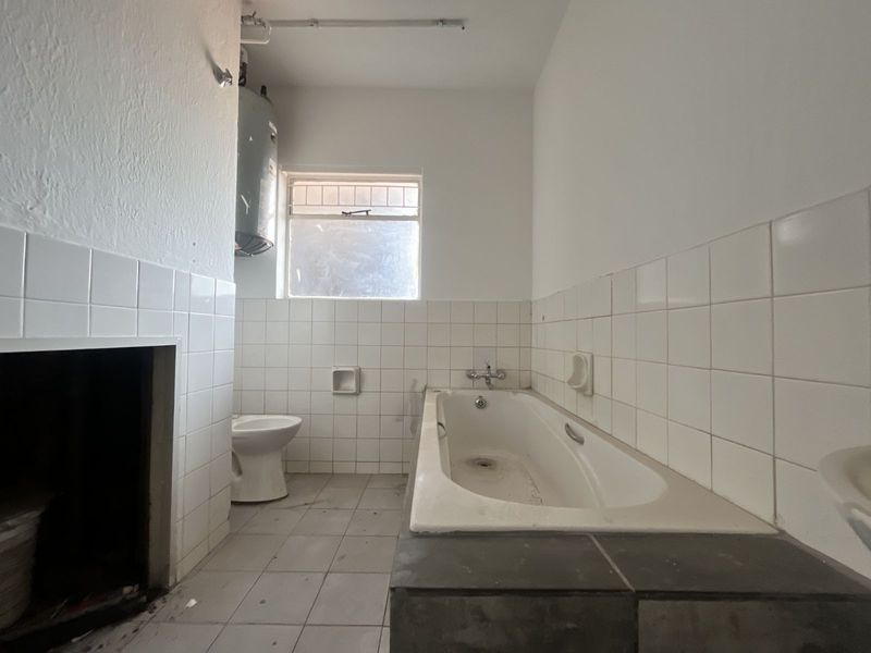 House For Sale in Sunnyside - Photo 5