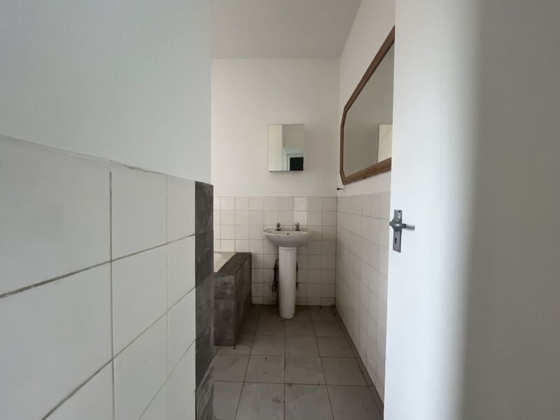 House For Sale in Sunnyside - Photo 4