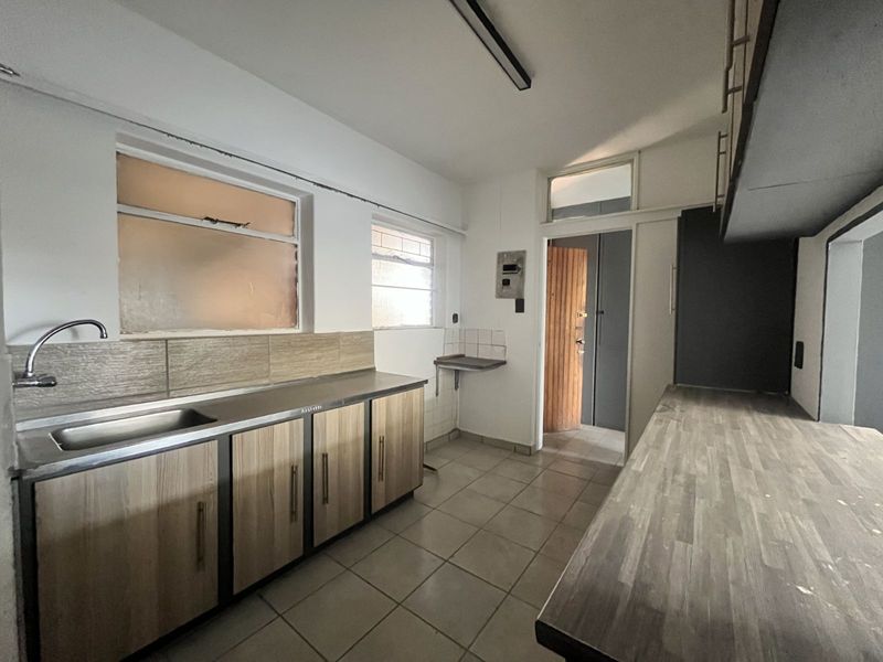 House For Sale in Sunnyside - Photo 6