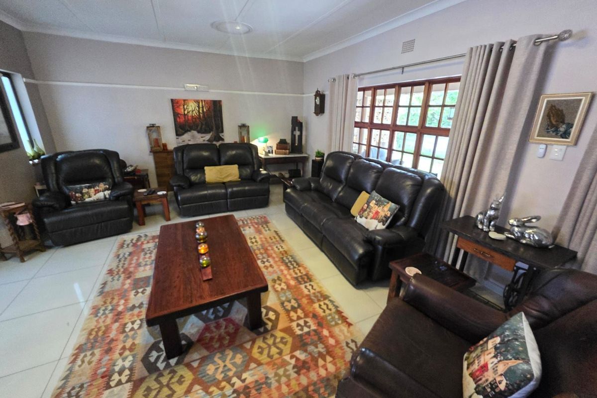 House For Sale in Hadison Park - Photo 2