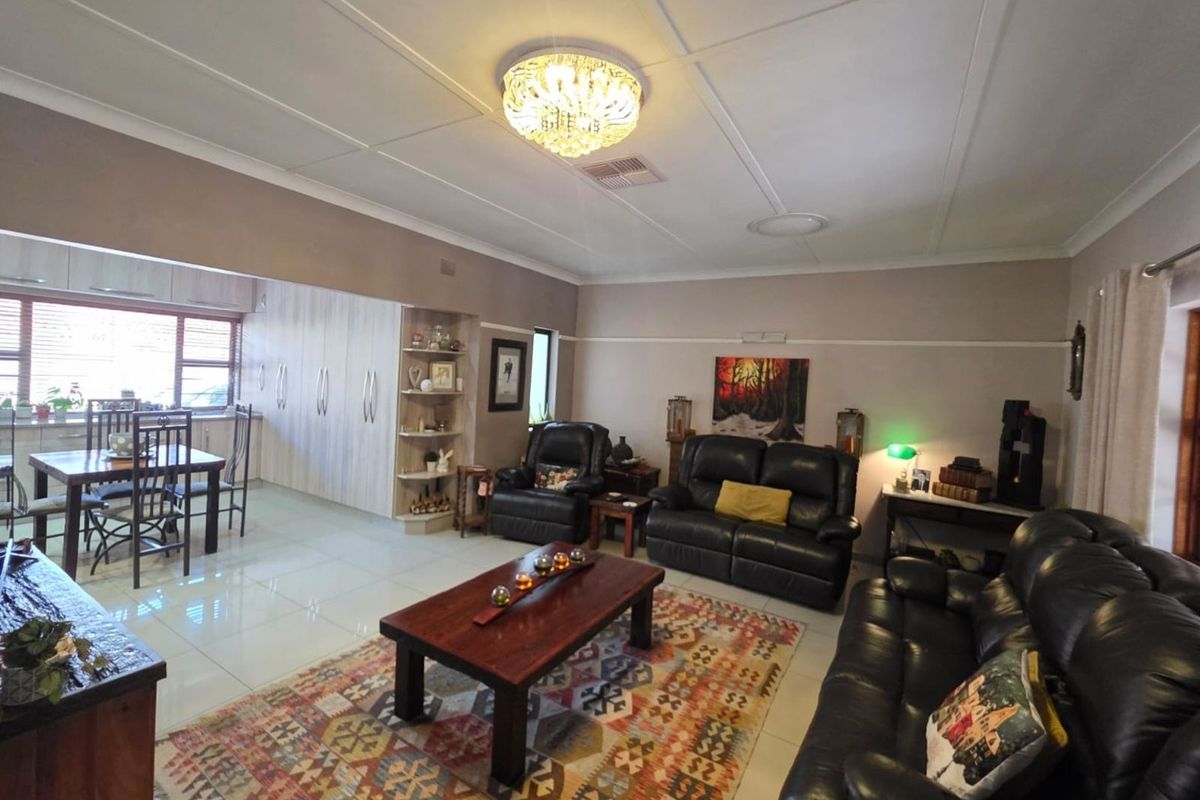 House For Sale in Hadison Park - Photo 3