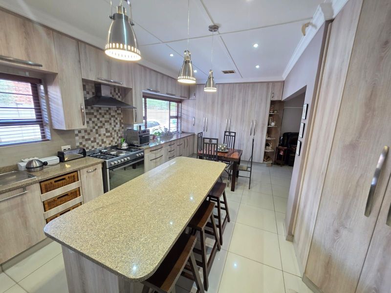 House For Sale in Hadison Park - Photo 7