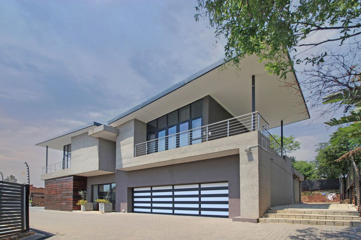 House For Sale in Waterkloof Ridge - Photo 3