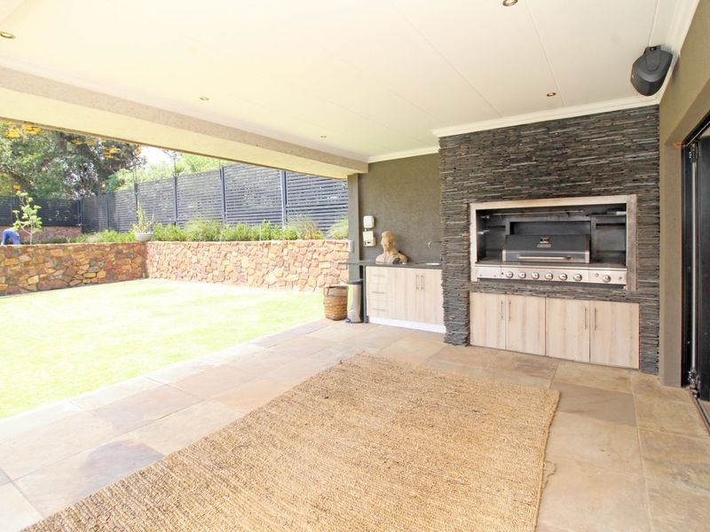House For Sale in Waterkloof Ridge - Photo 4