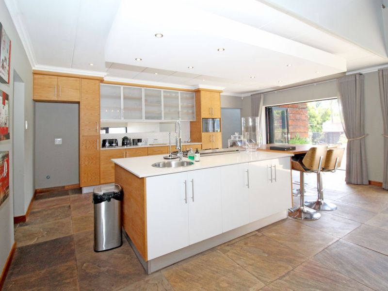 House For Sale in Waterkloof Ridge - Photo 8