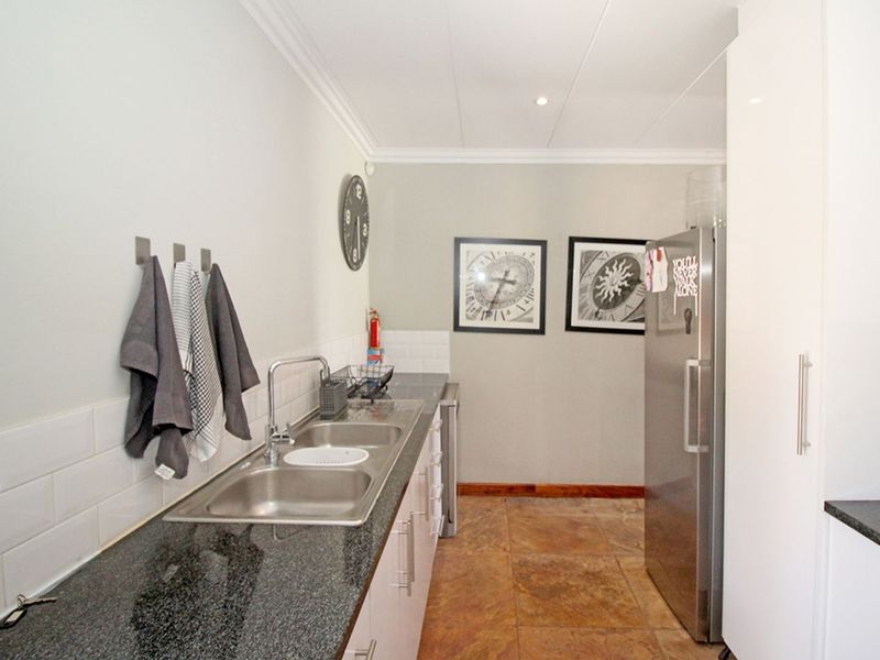 House For Sale in Waterkloof Ridge - Photo 10