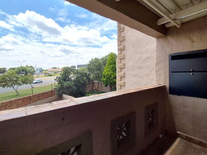 Townhouse For Sale in Irene Proper Security Estate - Photo 9