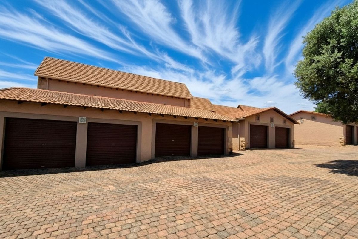 Townhouse For Sale in Irene Proper Security Estate - Photo 2