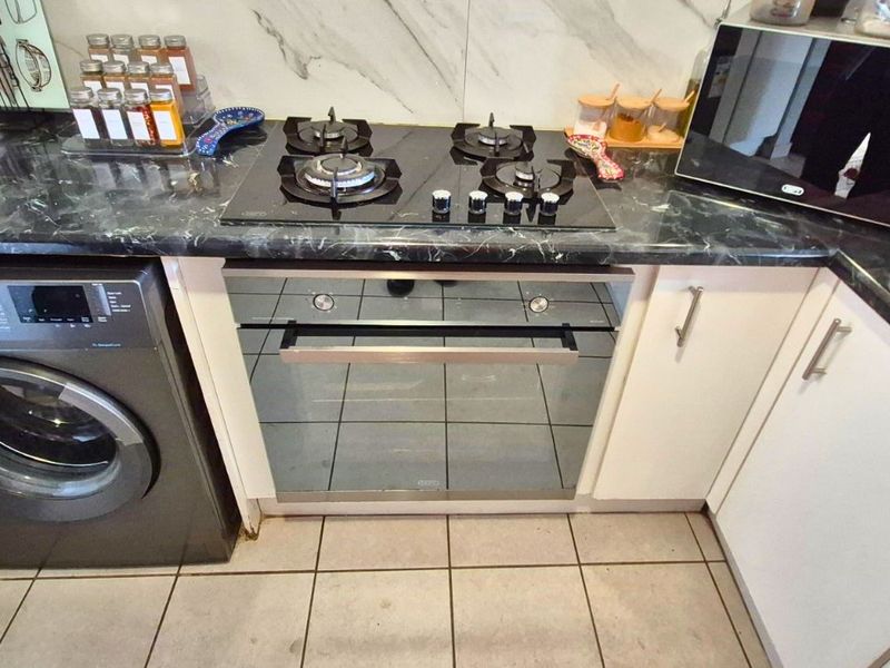 Townhouse For Sale in Hennopspark - Photo 6