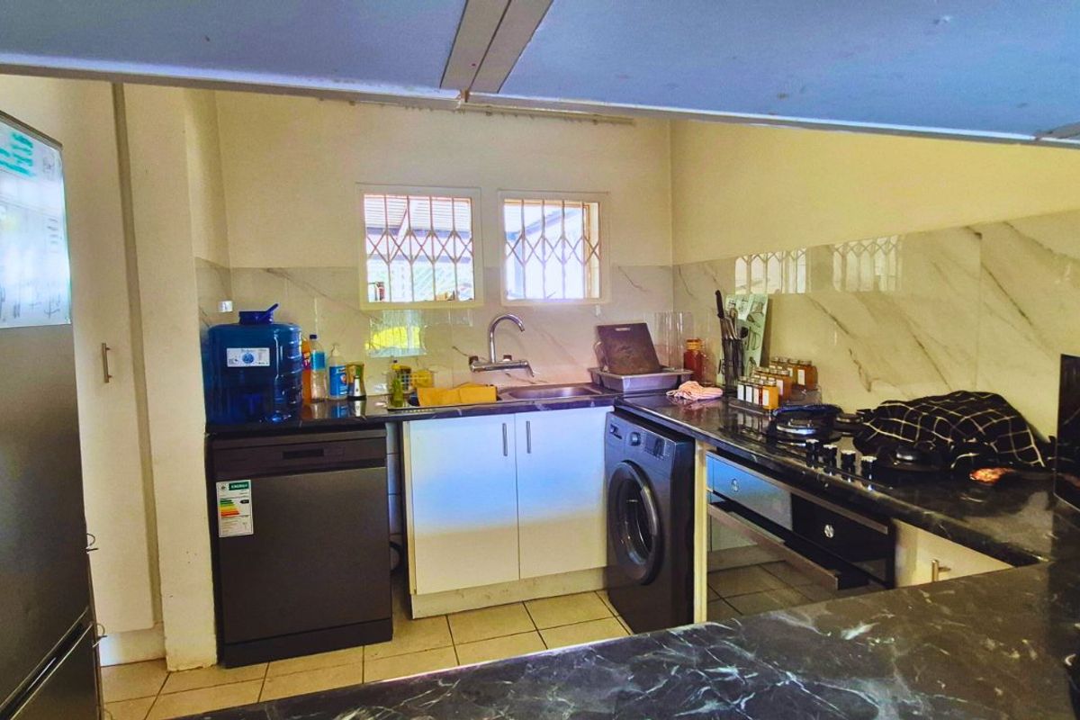 Townhouse For Sale in Hennopspark - Photo 5