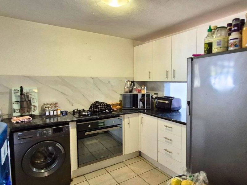 Townhouse For Sale in Hennopspark - Photo 4