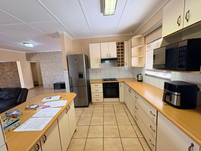 Townhouse For Sale in Carters Glen - Photo 6