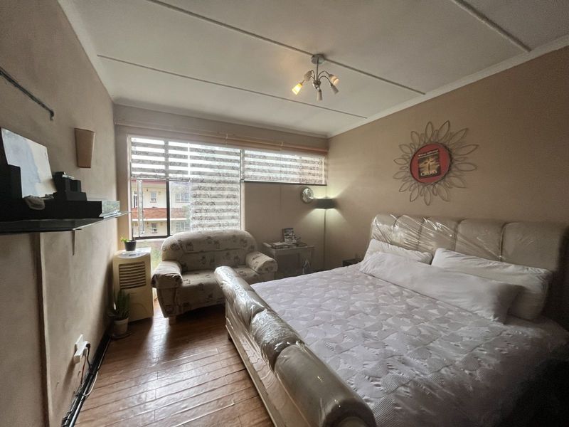 Apartment For Sale in Windsor East - Photo 3