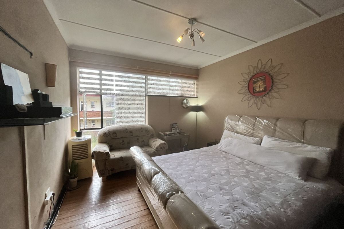 Apartment For Sale in Windsor East - Photo 3