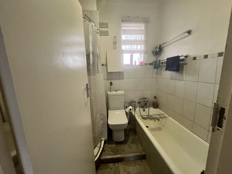 Apartment For Sale in Windsor East - Photo 8