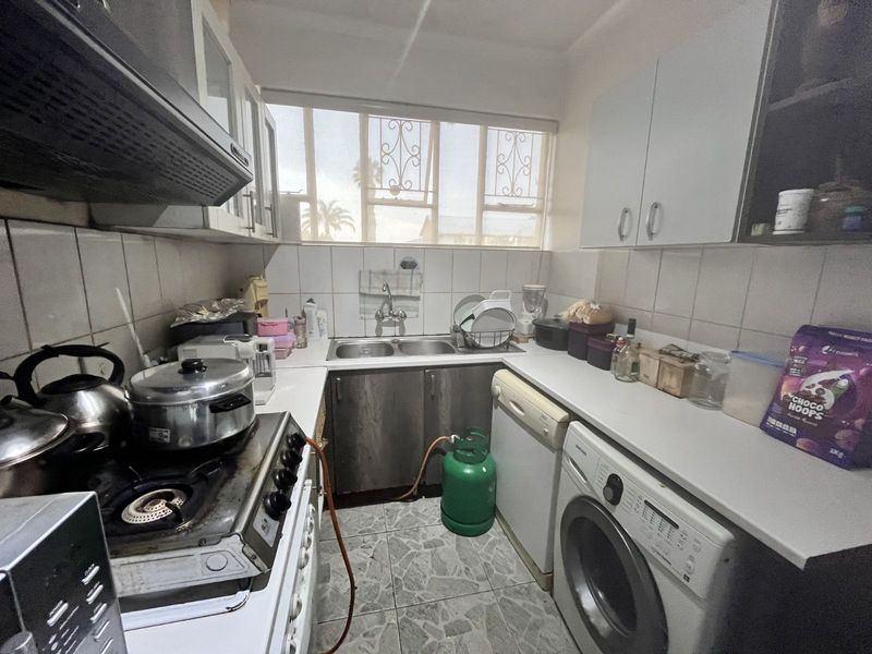 Apartment For Sale in Windsor East - Photo 4