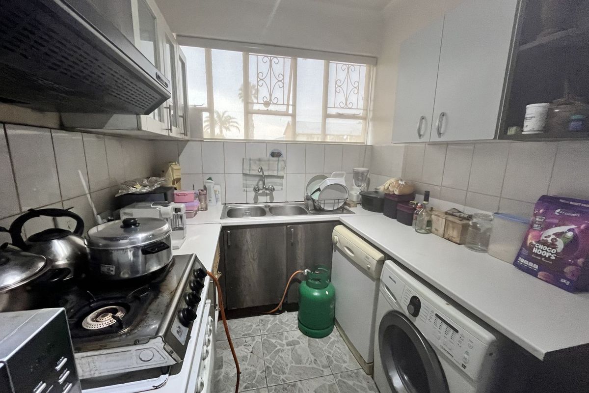 Apartment For Sale in Windsor East - Photo 4