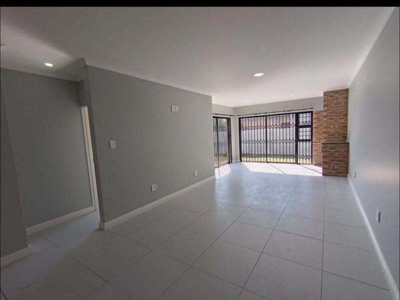 House For Sale in Fairview - Photo 10