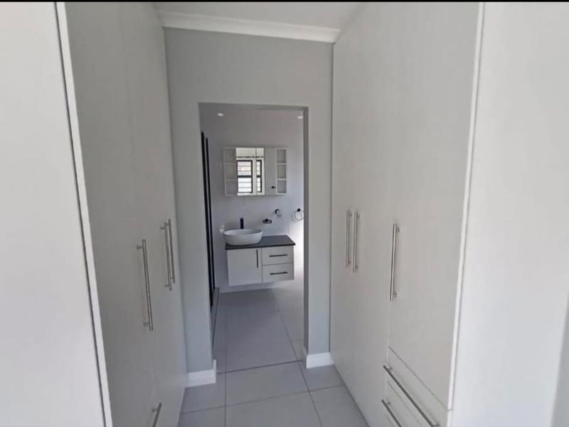 House For Sale in Fairview - Photo 9