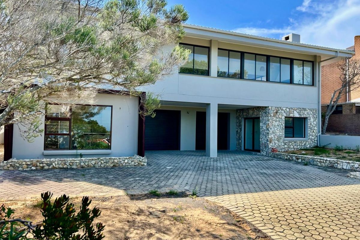 House For Sale in Stilbaai Wes - Photo 2