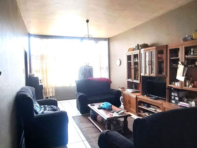 Apartment For Sale in Primrose - Photo 5