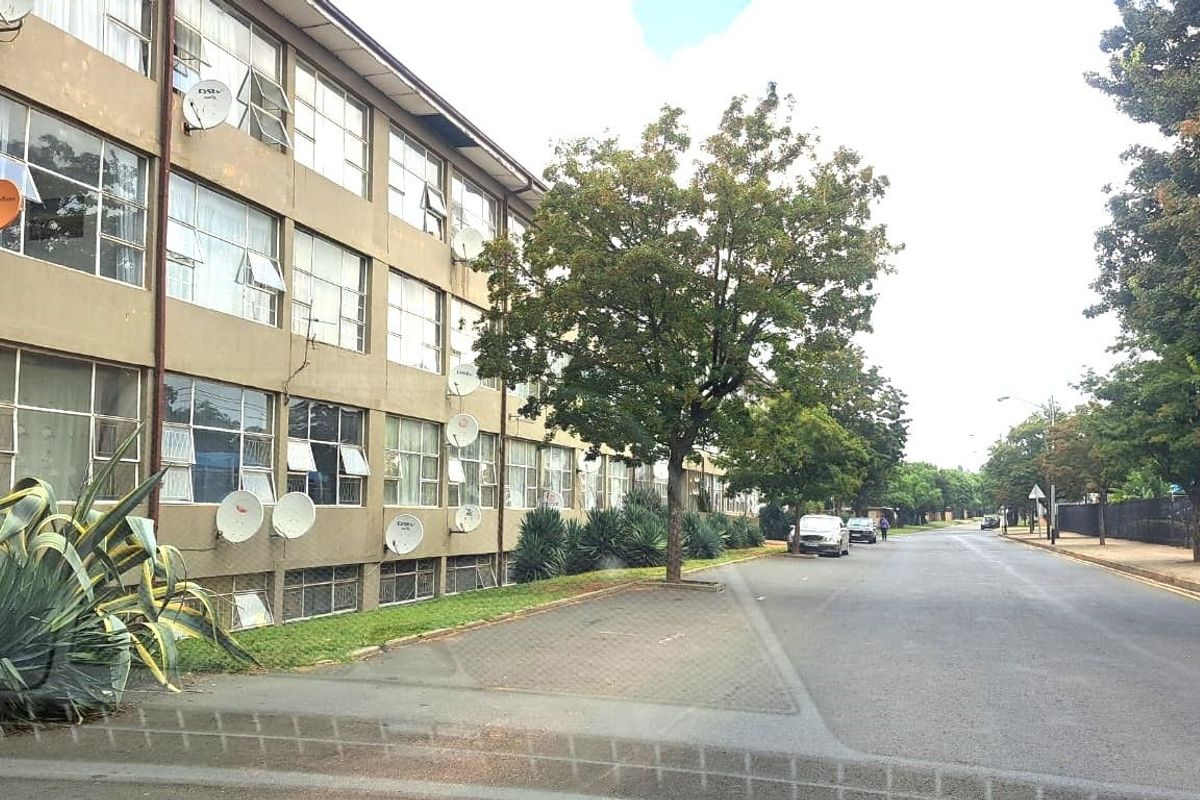 Apartment For Sale in Primrose - Photo 2