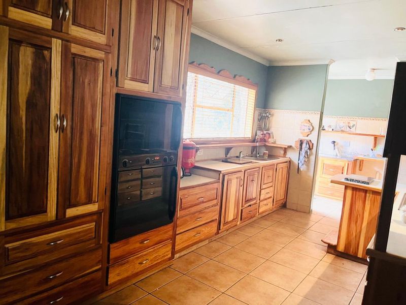 House For Sale in Secunda Central - Photo 2