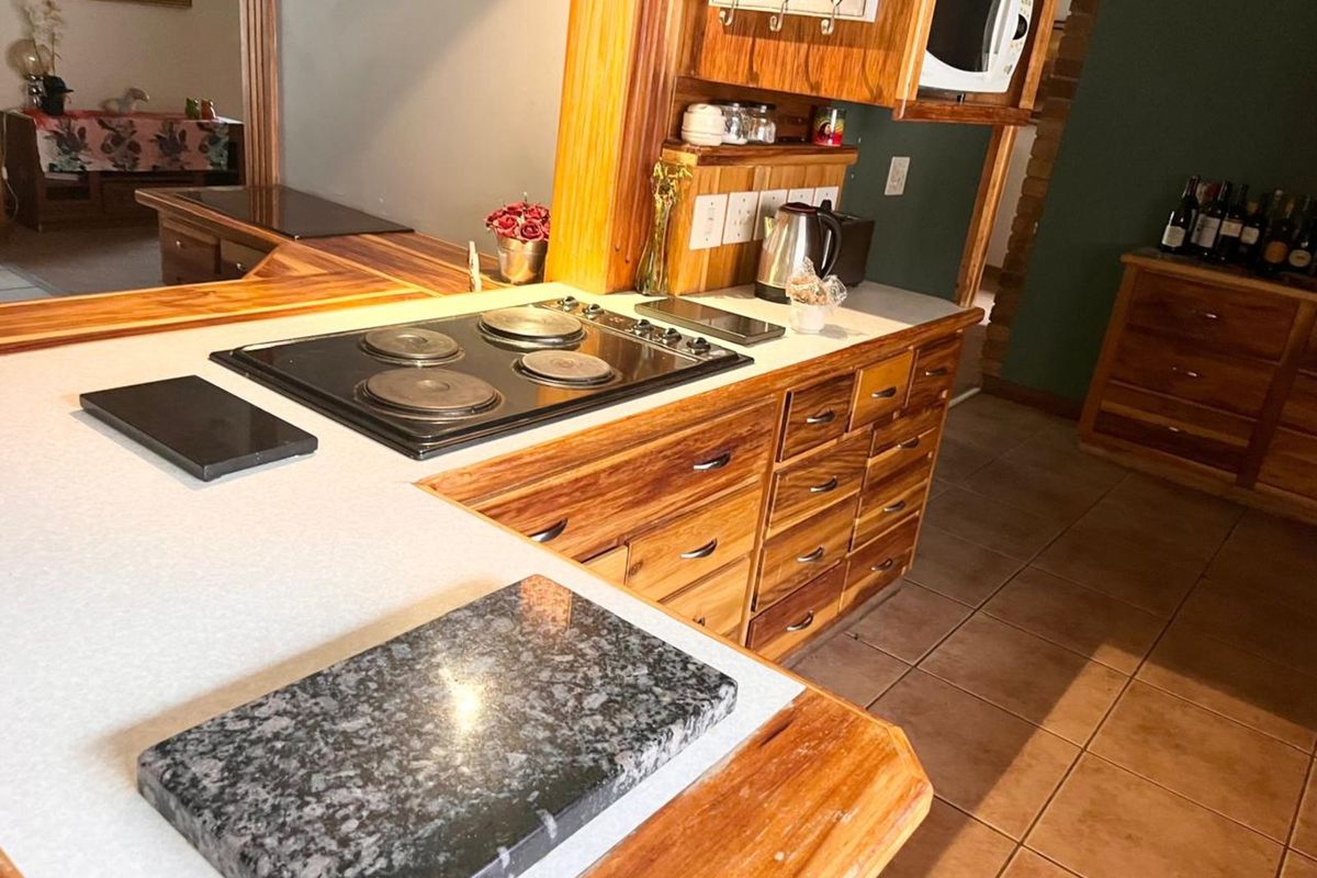 House For Sale in Secunda Central - Photo 3