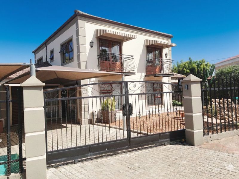 House For Sale in Bergsig - Photo 3