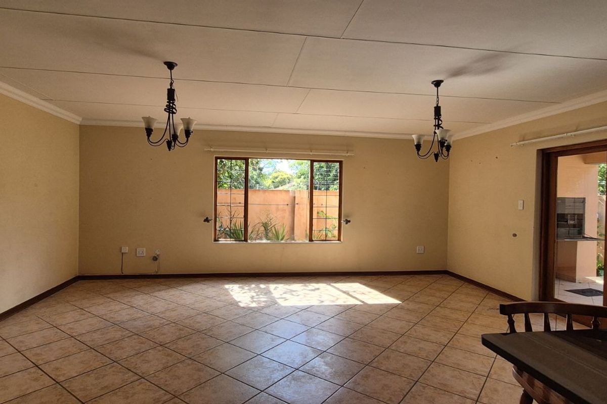 Townhouse For Sale in Lydenburg Central - Photo 3