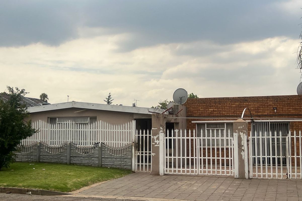 House For Sale in Boksburg North - Photo 2
