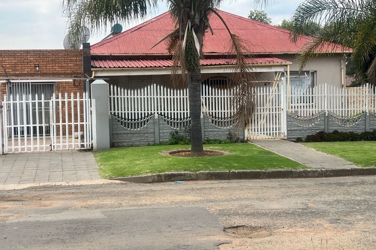 House For Sale in Boksburg North - Photo 3