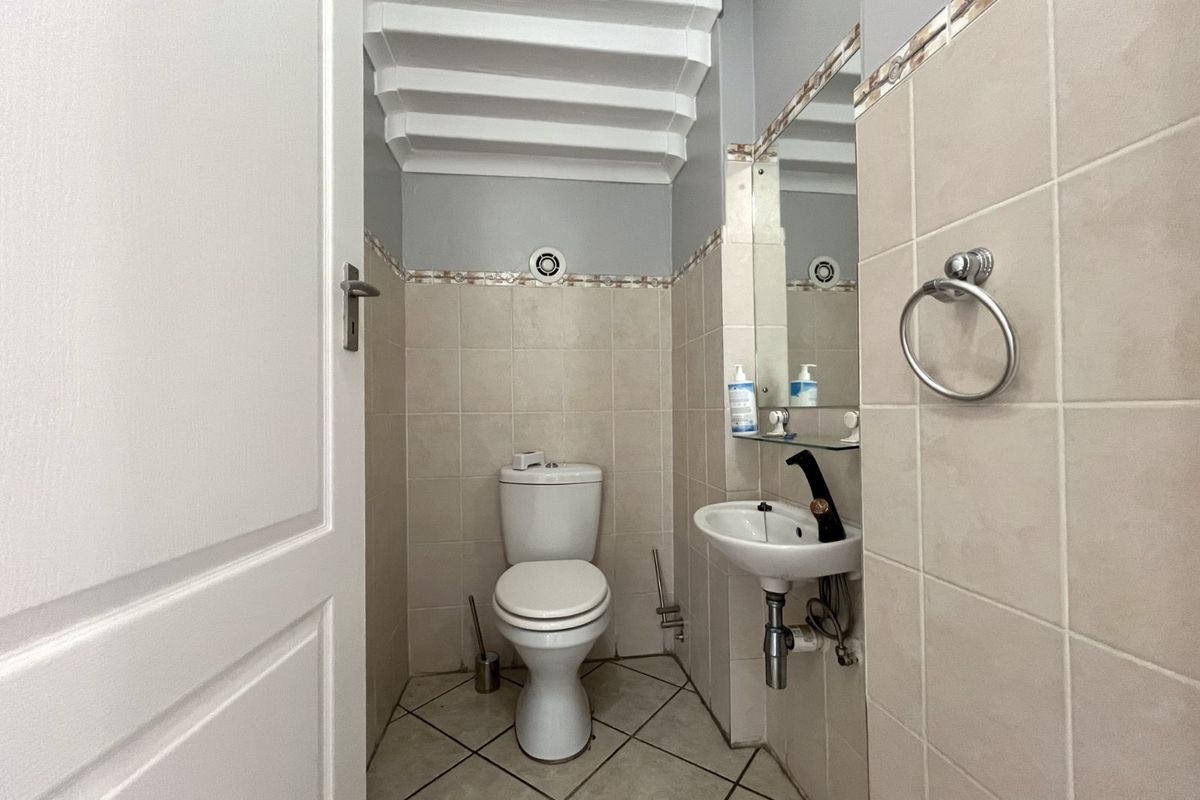 House To Rent in Faerie Glen - Photo 4