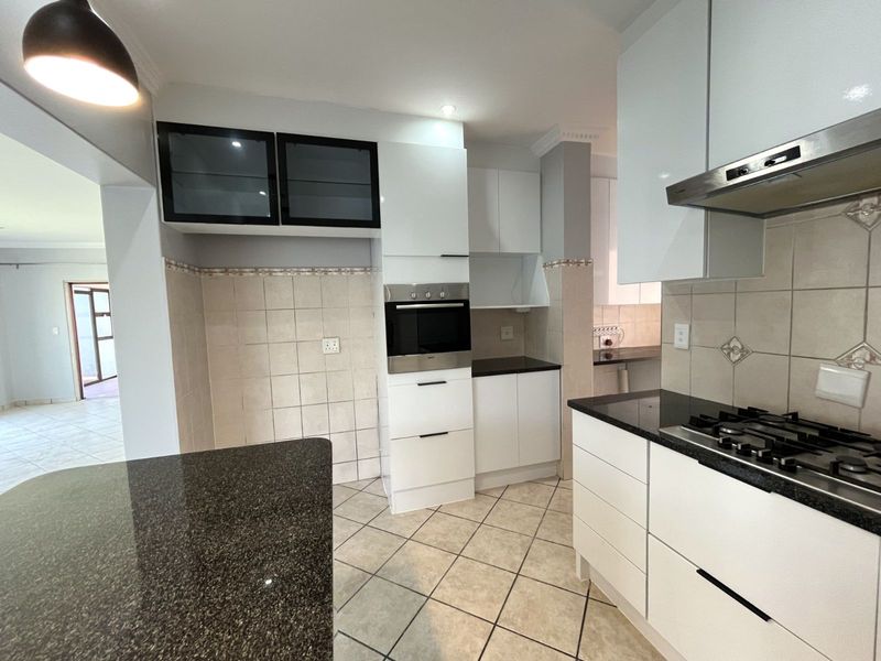 House To Rent in Faerie Glen - Photo 8