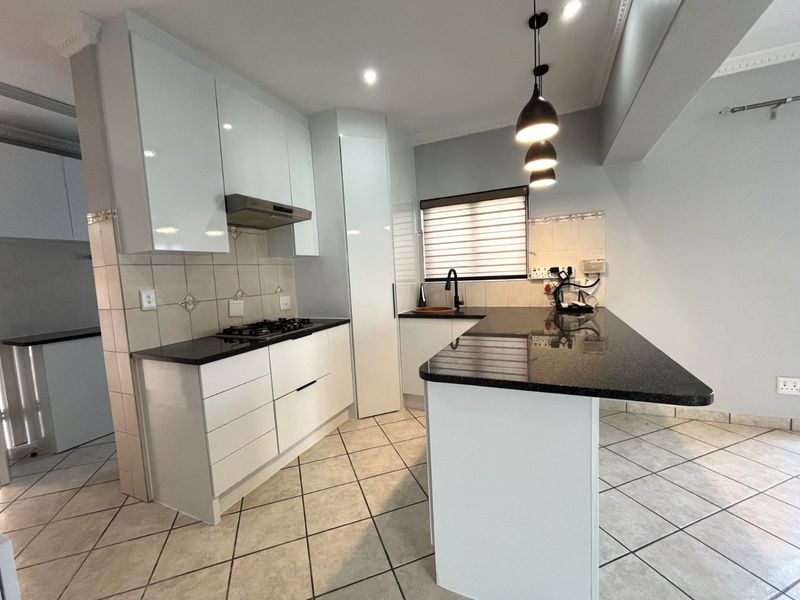 House To Rent in Faerie Glen - Photo 7