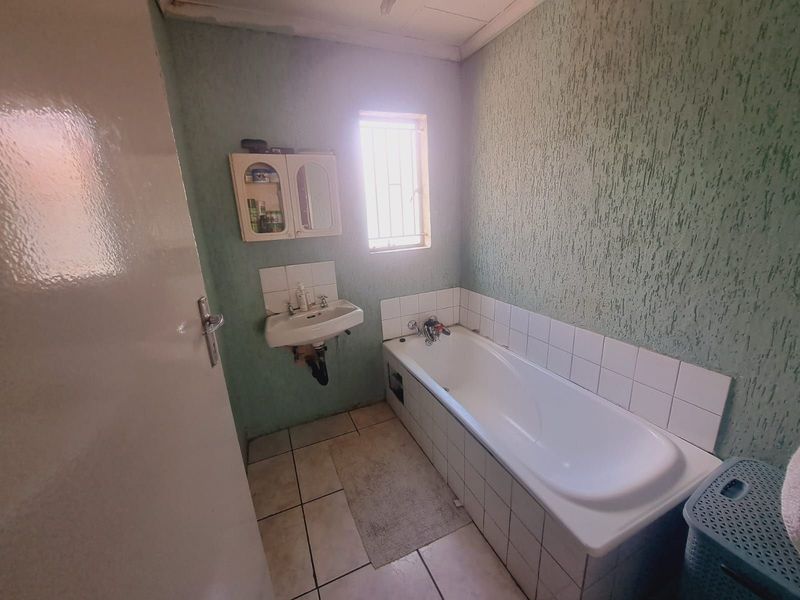 House For Sale in Mamelodi East - Photo 4