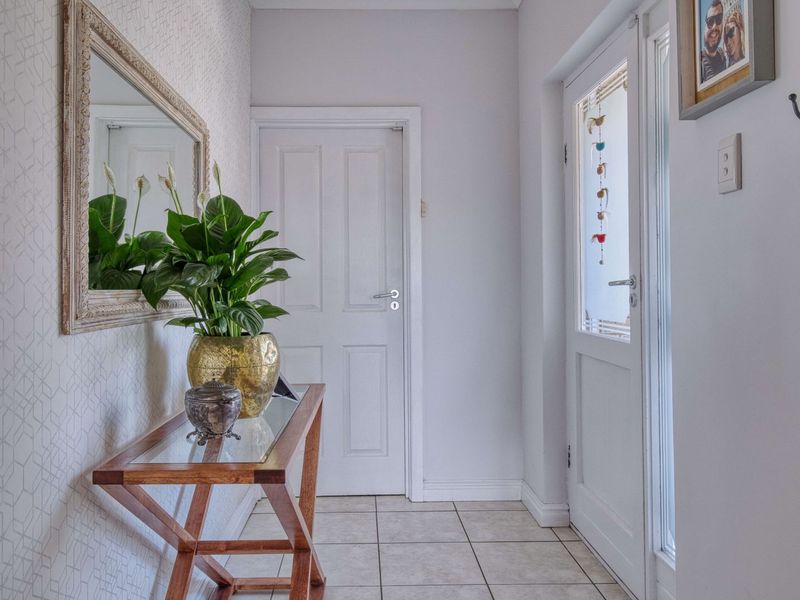 Townhouse For Sale in Miramar - Photo 5