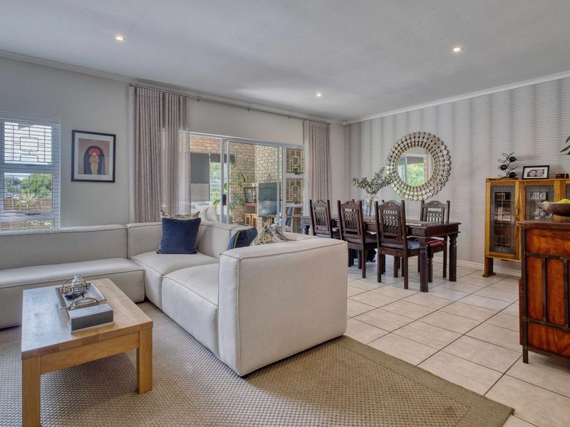 Townhouse For Sale in Miramar - Photo 6